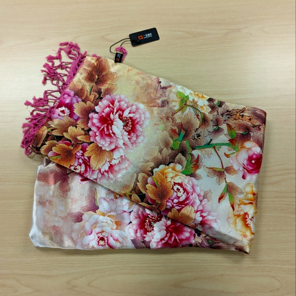 Beautiful Asian Yimihuasha shawl